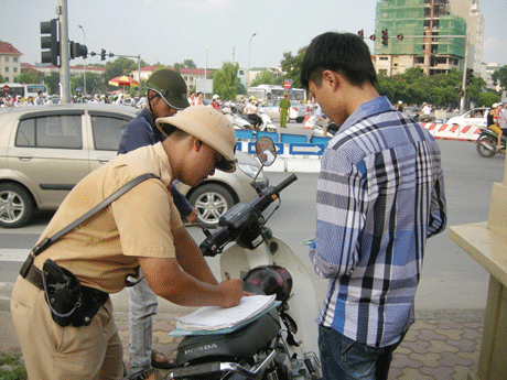 Chưa nên phạt người sử dụng xe không chính chủ
